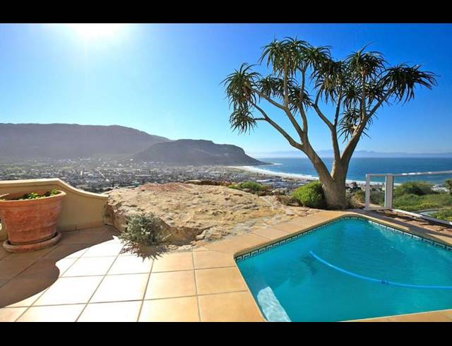4 BEDROOM HOUSE FOR SALE IN FISH HOEK